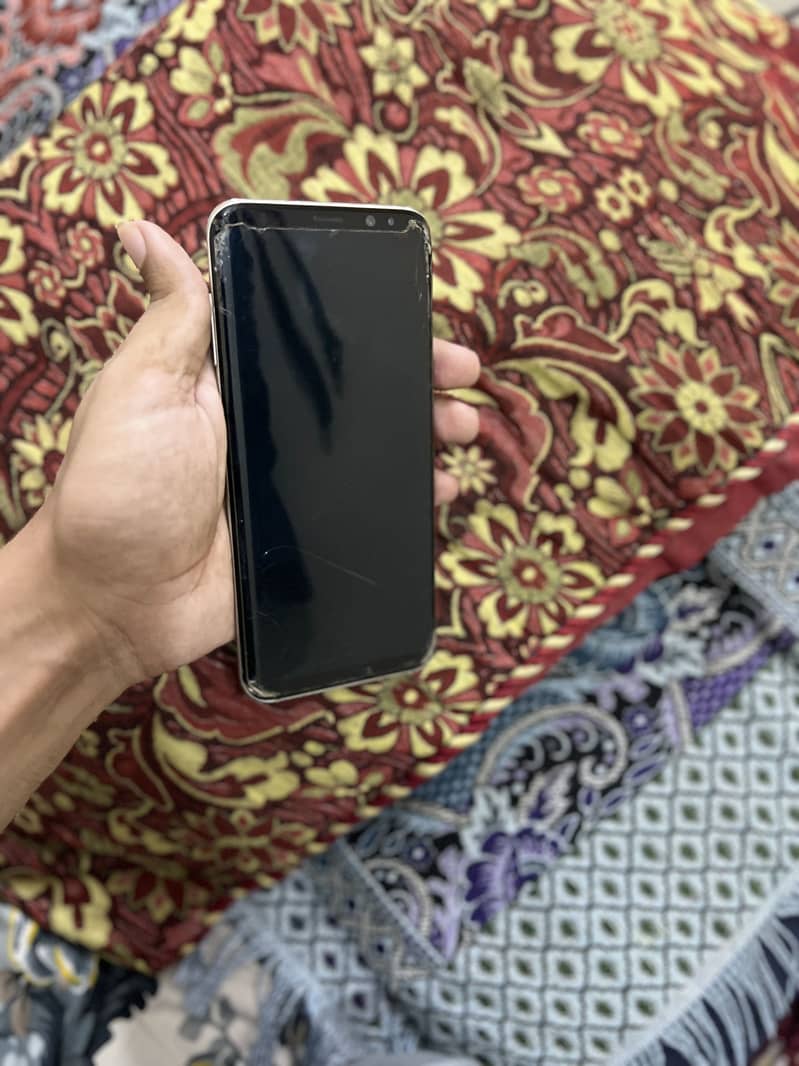 Samsung S8 Plus 3