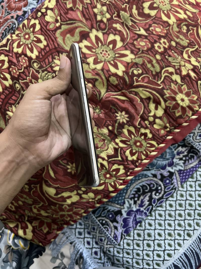 Samsung S8 Plus 4