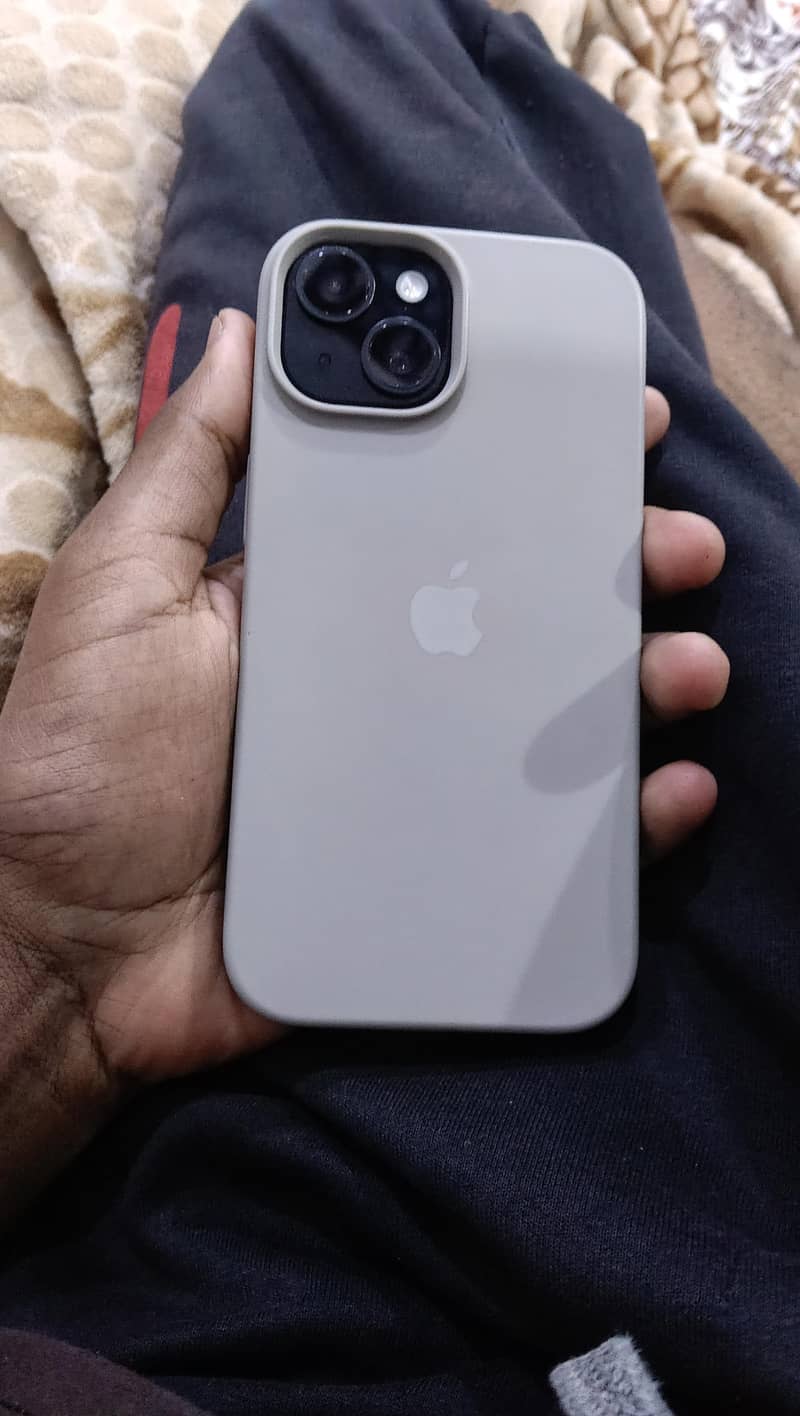 Apple iPhone 15 2