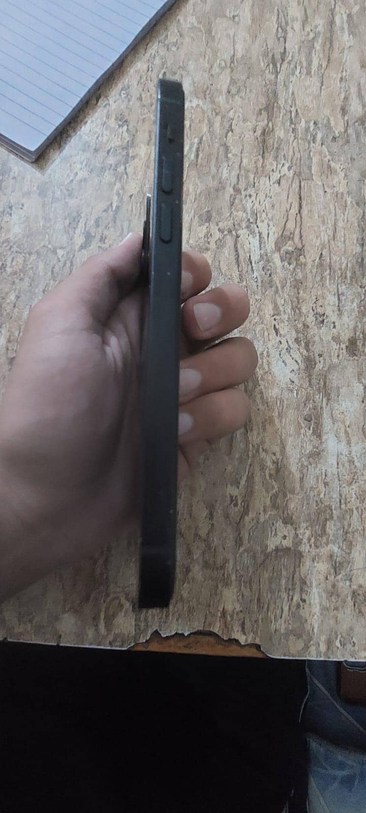 Apple iPhone 12 4