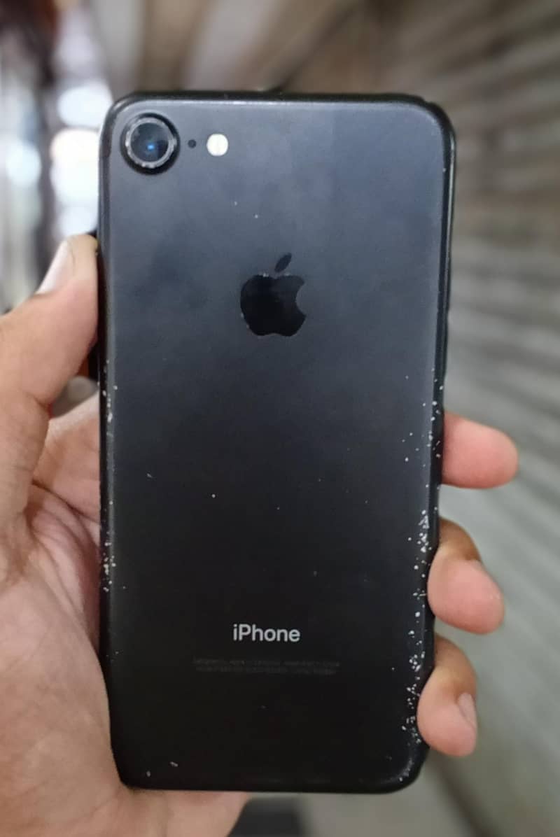 Apple iPhone 7 0