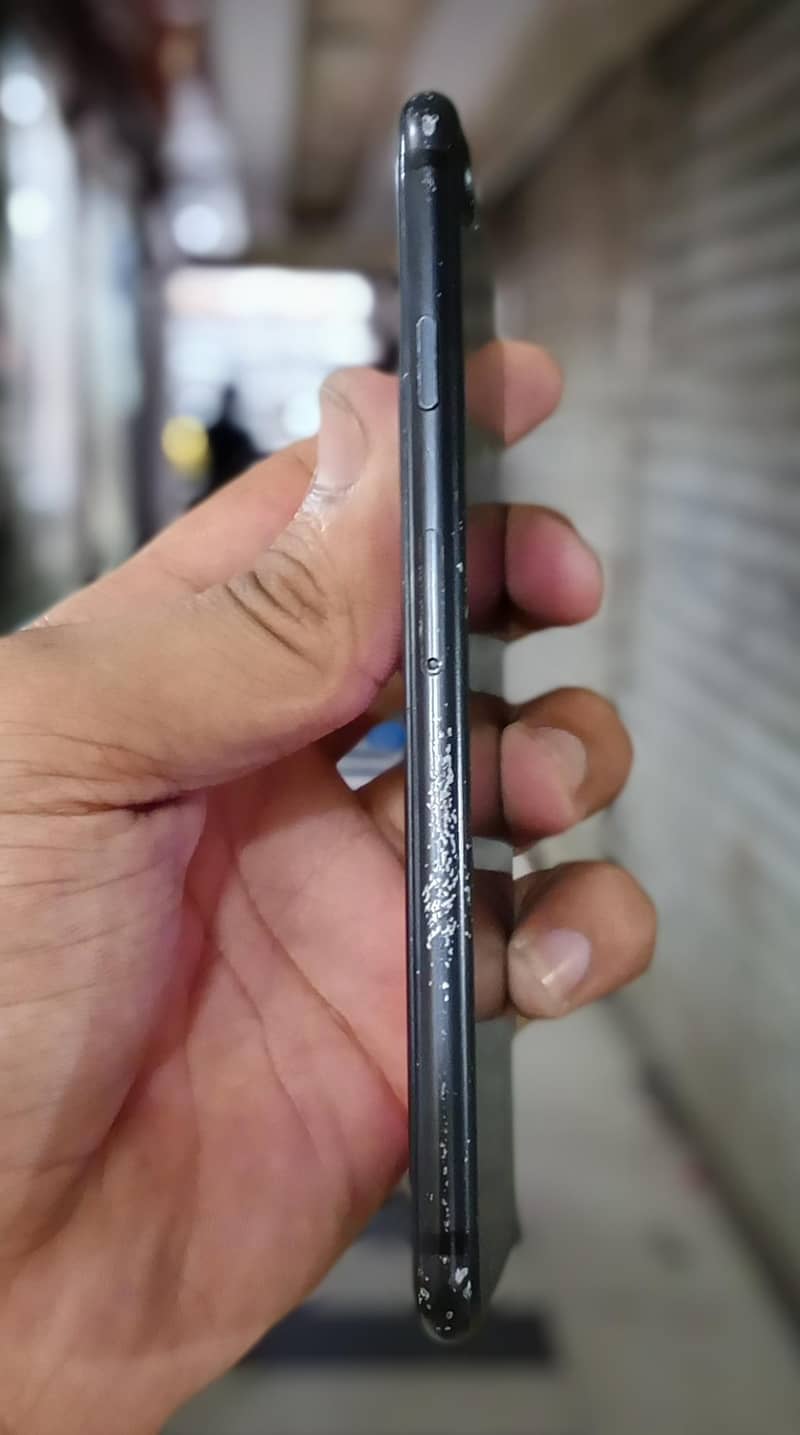 Apple iPhone 7 3