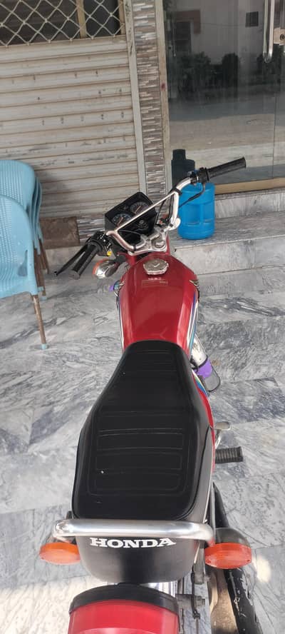 Honda CG125 Red clor