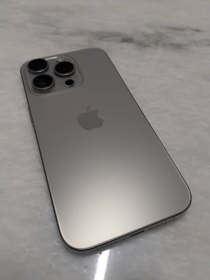 Apple iPhone 15 Pro 0