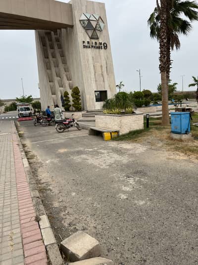 6 Kanal Pure Golf Facing A Truly One-Of-A-Kind Opportunity Block D & A House Is Contracting Here Direct Access From Askari 11