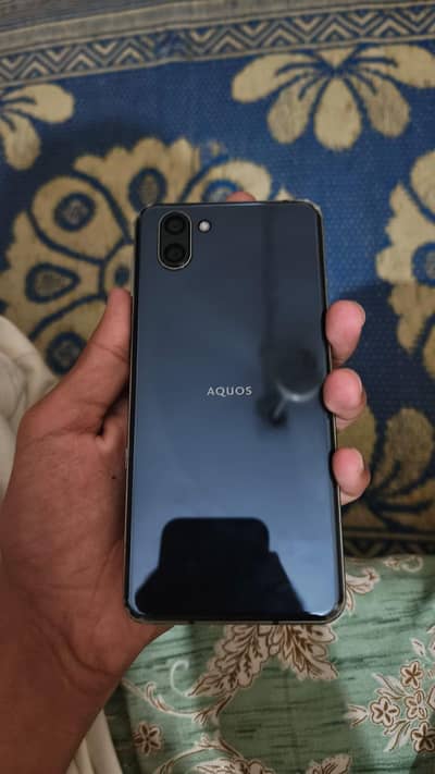 Sharp Aquos R3