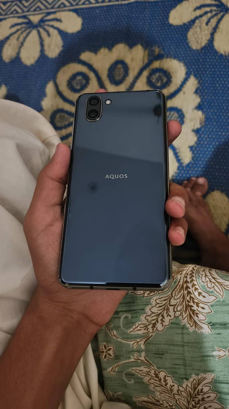 Sharp Aquos R3 3