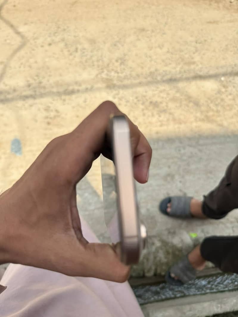 Apple iPhone 16 Pro Max 7
