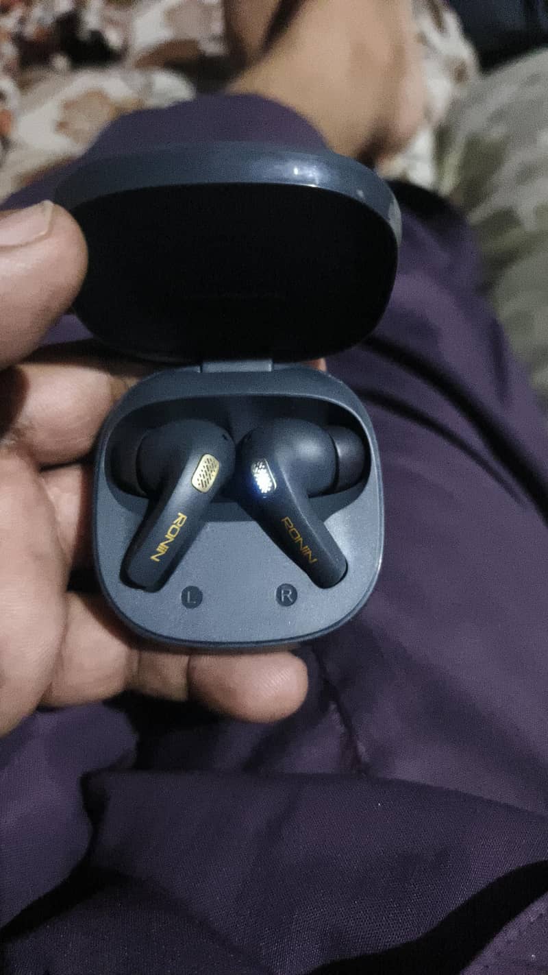 Ronin pebble 1