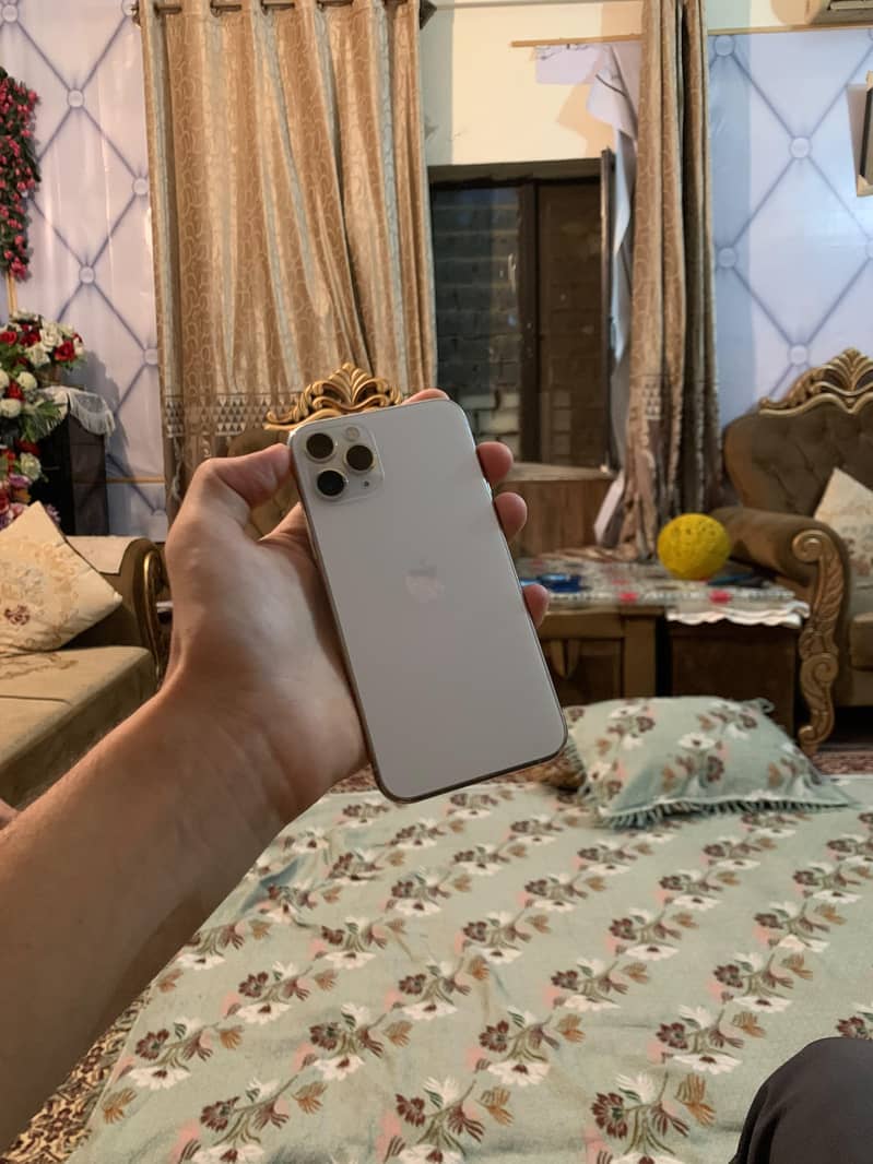 Apple iPhone 11 Pro 0
