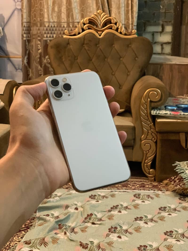 Apple iPhone 11 Pro 1