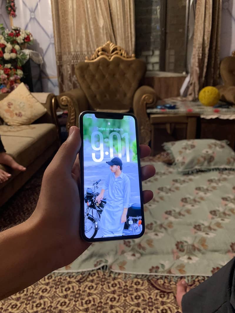 Apple iPhone 11 Pro 6