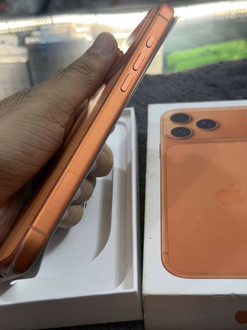 Apple iPhone 17 Pro Max 1