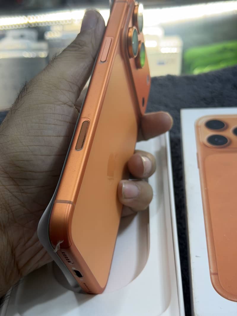Apple iPhone 17 Pro Max 3