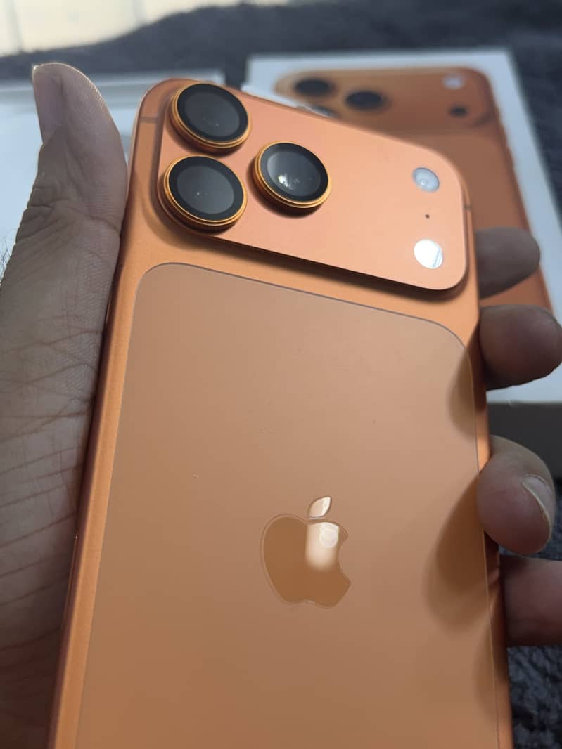 Apple iPhone 17 Pro Max 4
