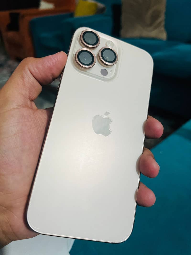 Apple iPhone 16 Pro Max 0
