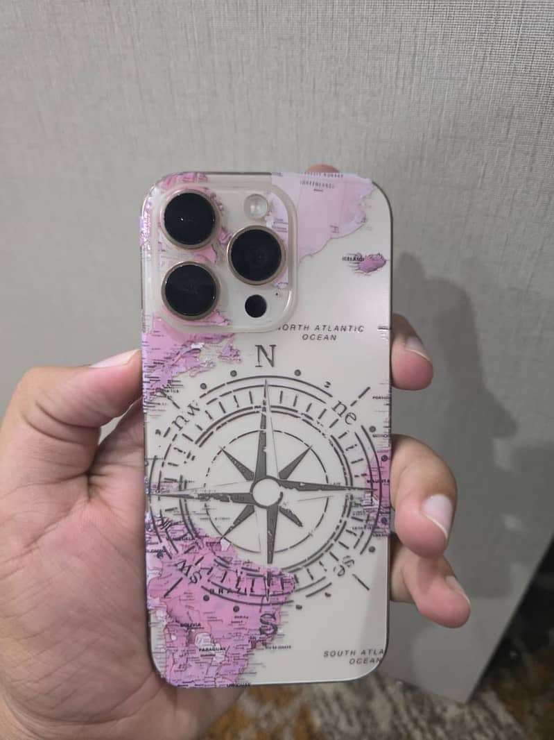 Apple iPhone 16 Pro 0