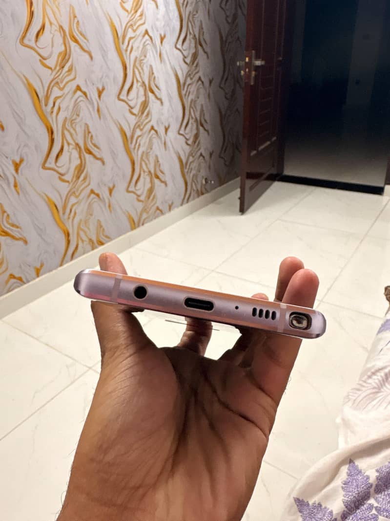 Samsung Mobile Note 9 4