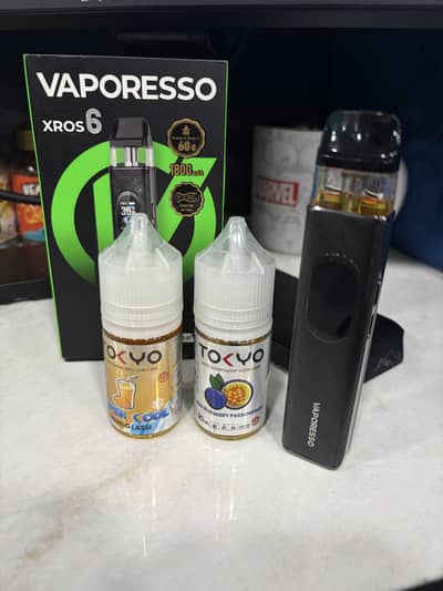 Vaporesso Xros 6 Vape | Slate Black (2 week used] | 2 Tokyo E liquids