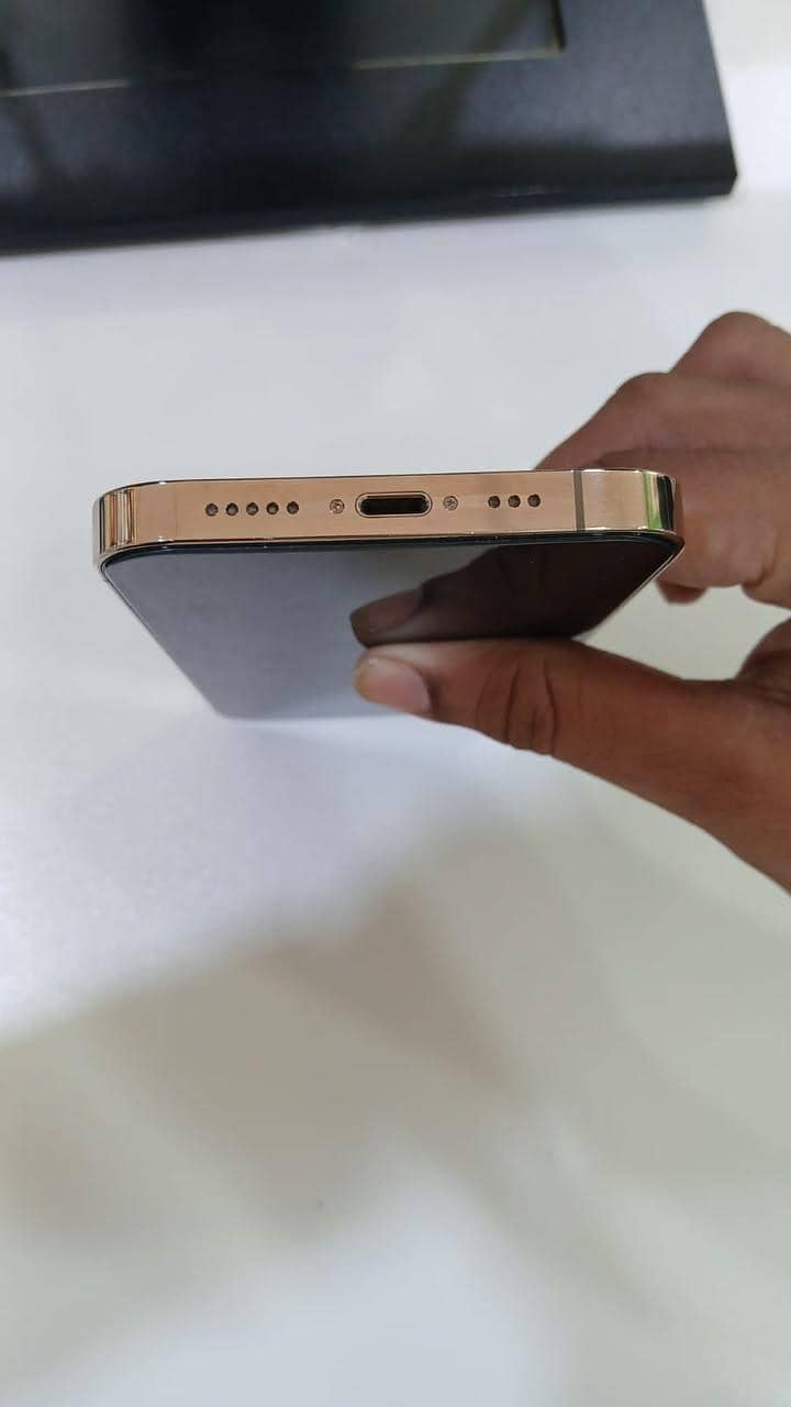 Apple iPhone 13 Pro 2