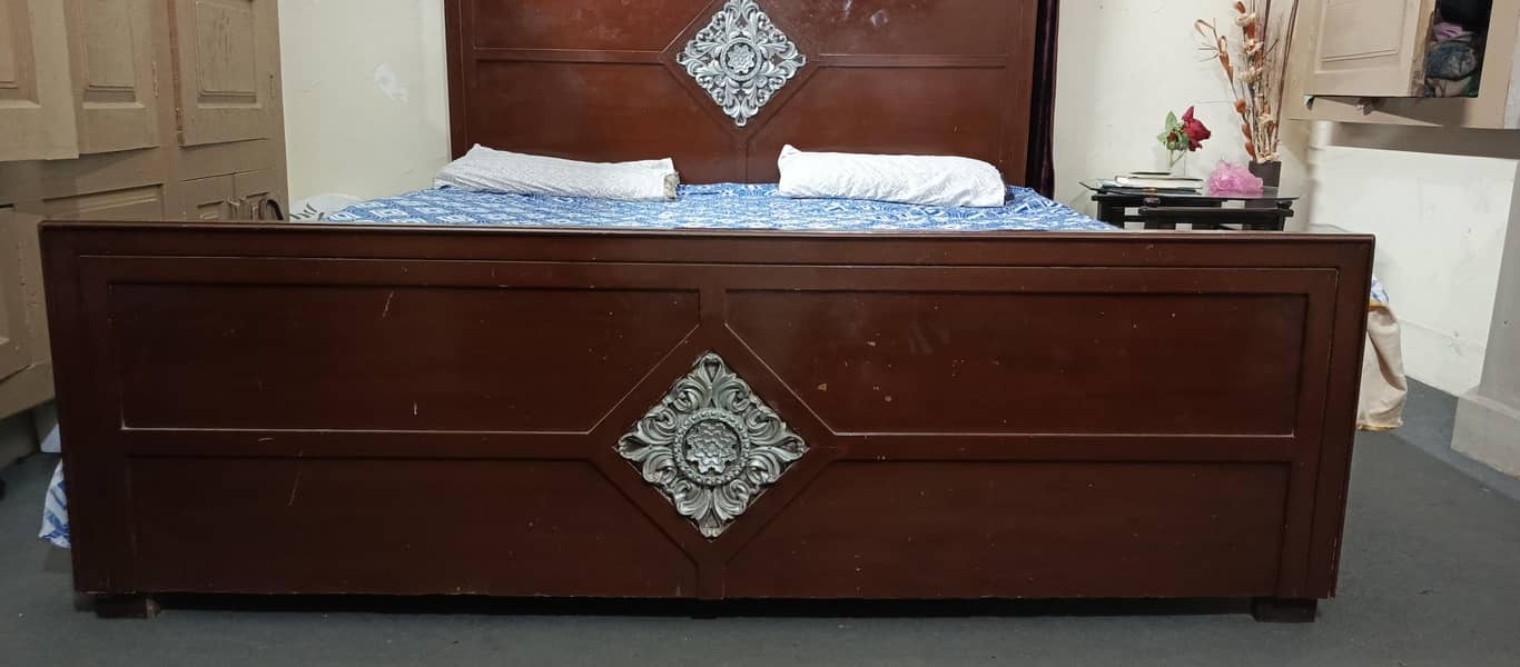 king Bed With dressing table 2