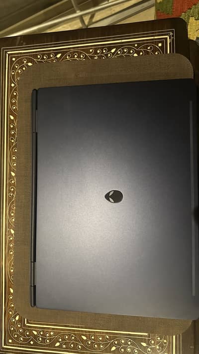 Dell Alienware 16 Aurora – Core 7 / 32GB RAM / 1TB SSD / RTX 5060
