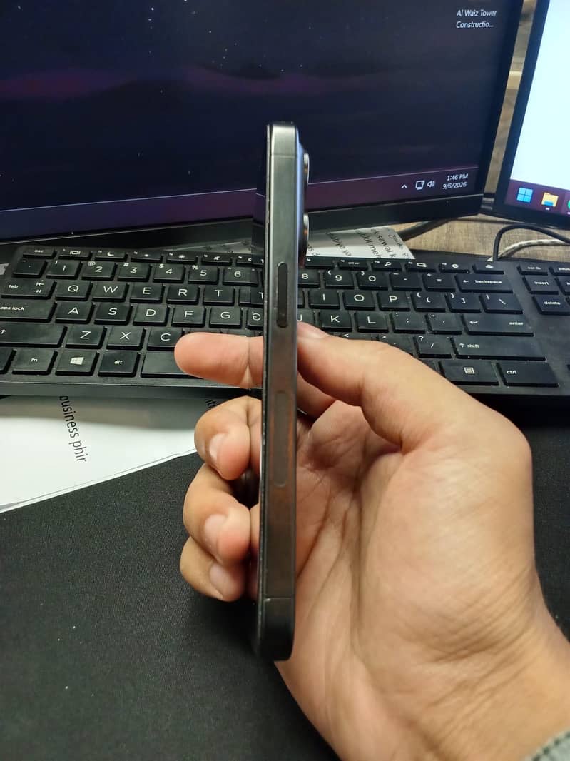 Apple iPhone 15 Pro 2