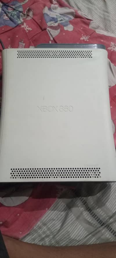 xbox 360 for sale like new 10/10 urgent sale
