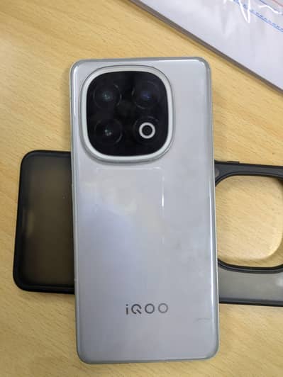 Vivo iQOO 13
