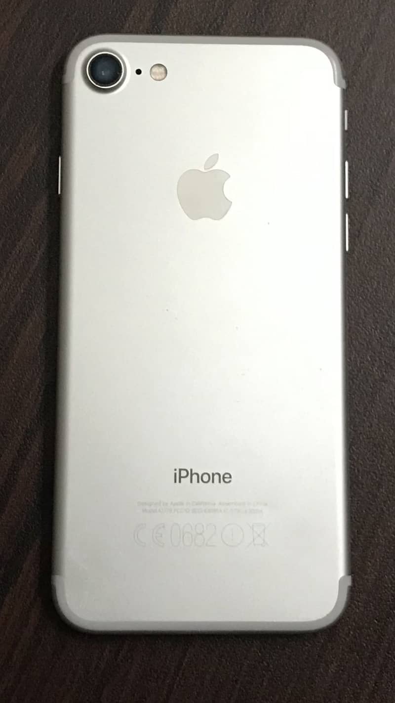 Apple iPhone 7 1
