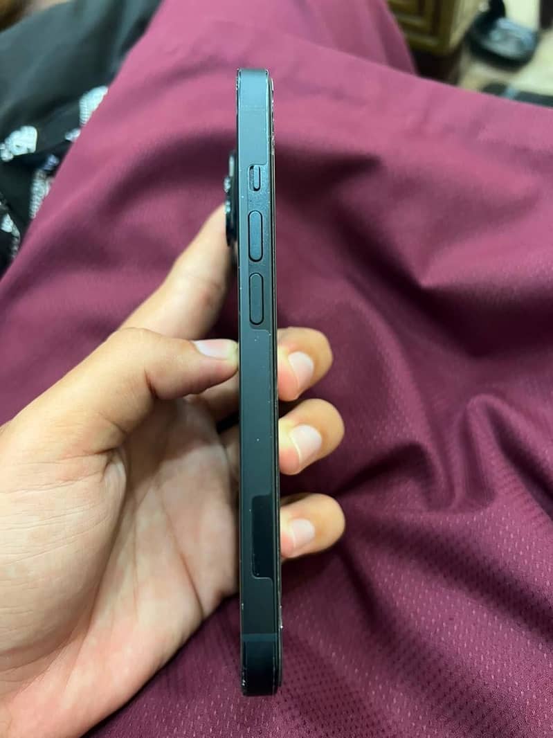 Apple iPhone 14 3