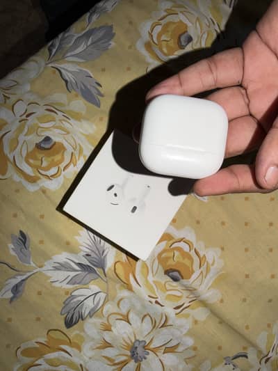 Air pods 4 almost new