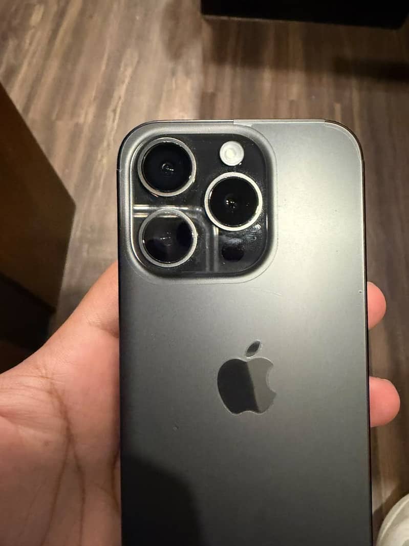 Apple iPhone 15 Pro 8
