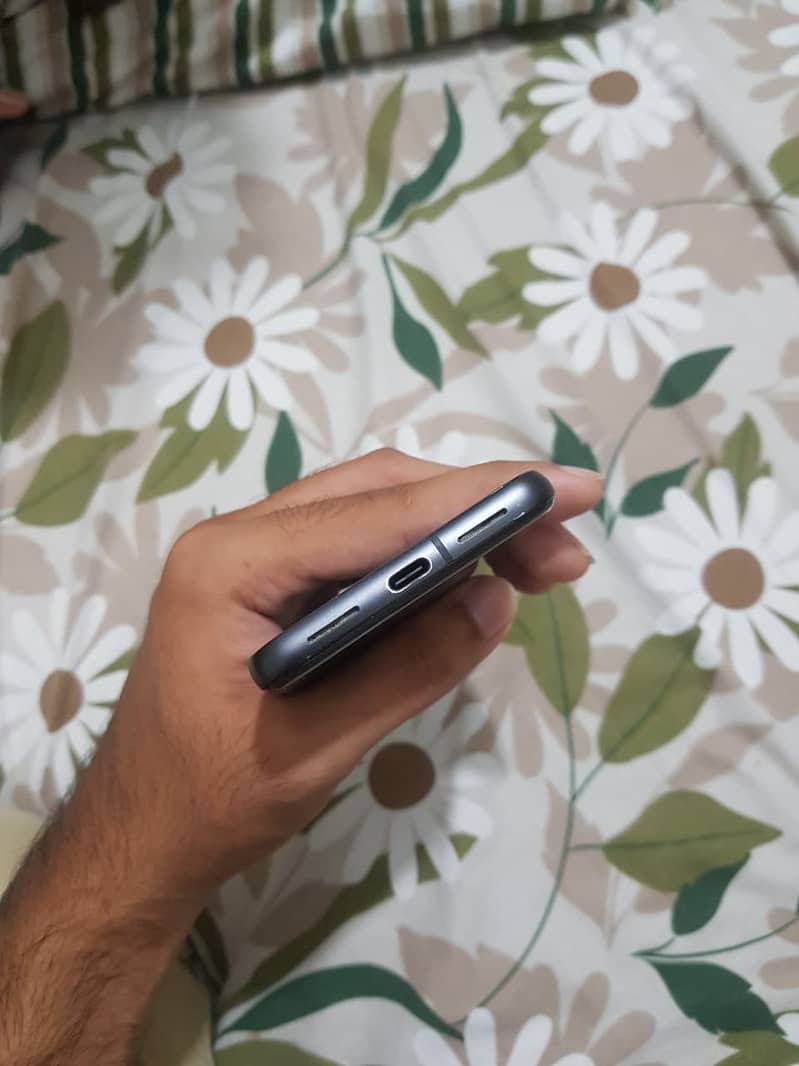 Google Pixel 8 6