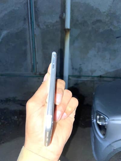 Apple iPhone SE