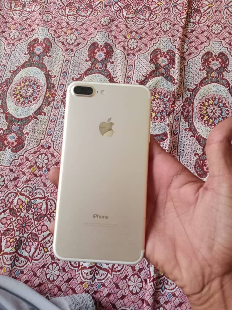 Apple iPhone 7 Plus 0
