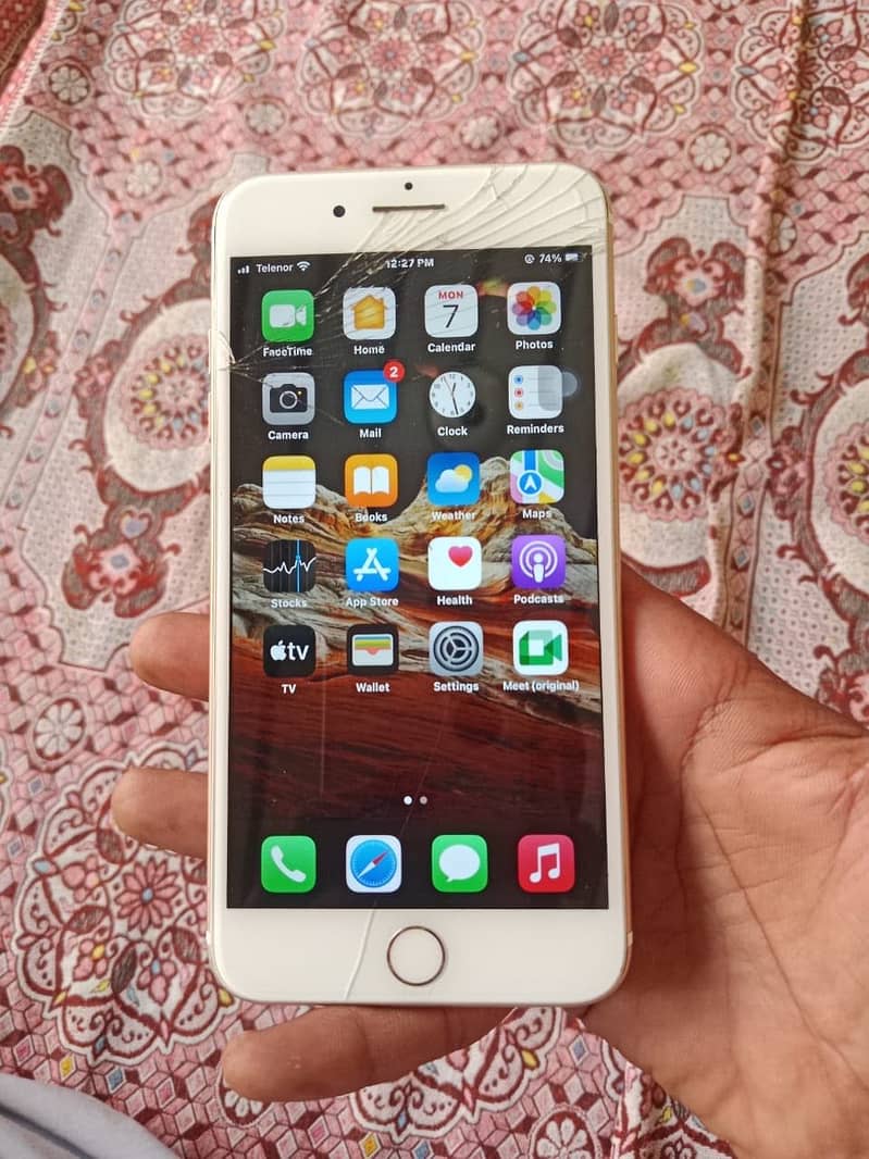 Apple iPhone 7 Plus 6