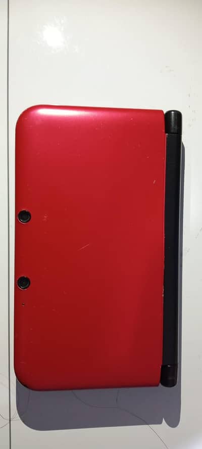 3DS XL scrachless screens Body minor scrches stylus box charger