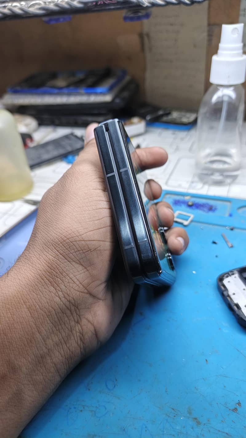 Infinix Zero Flip 1
