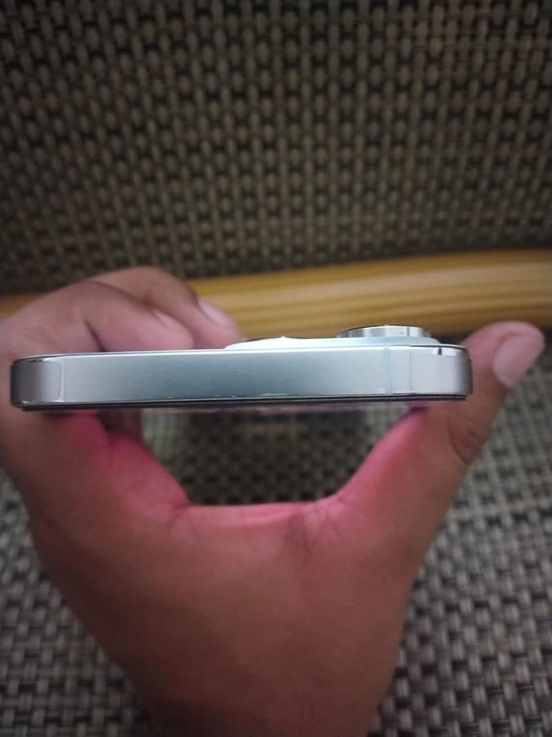 Apple iPhone 14 Pro Max 3