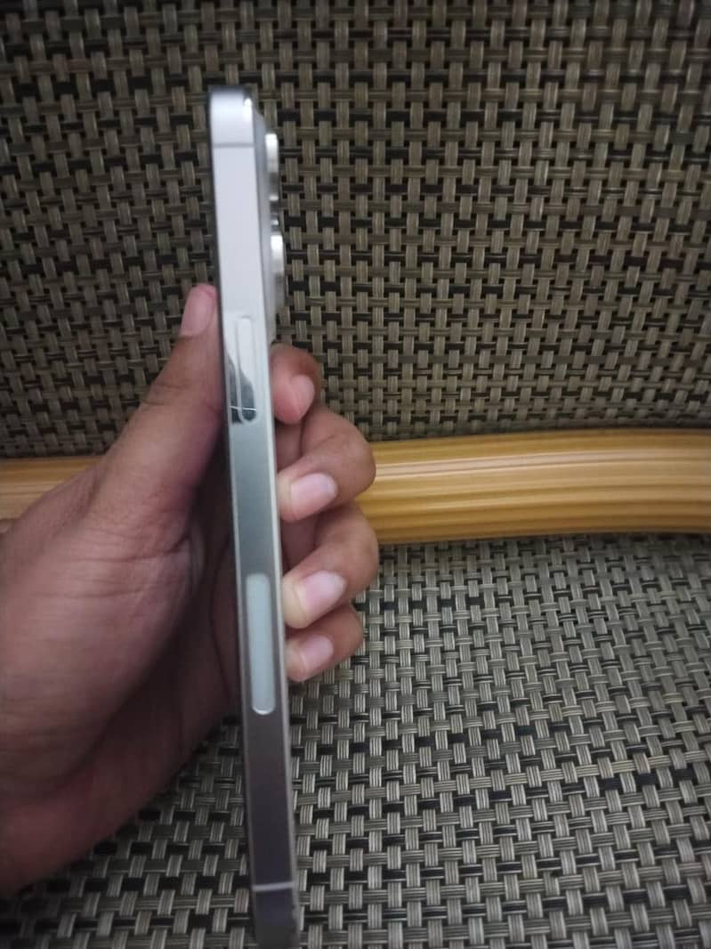 Apple iPhone 14 Pro Max 5