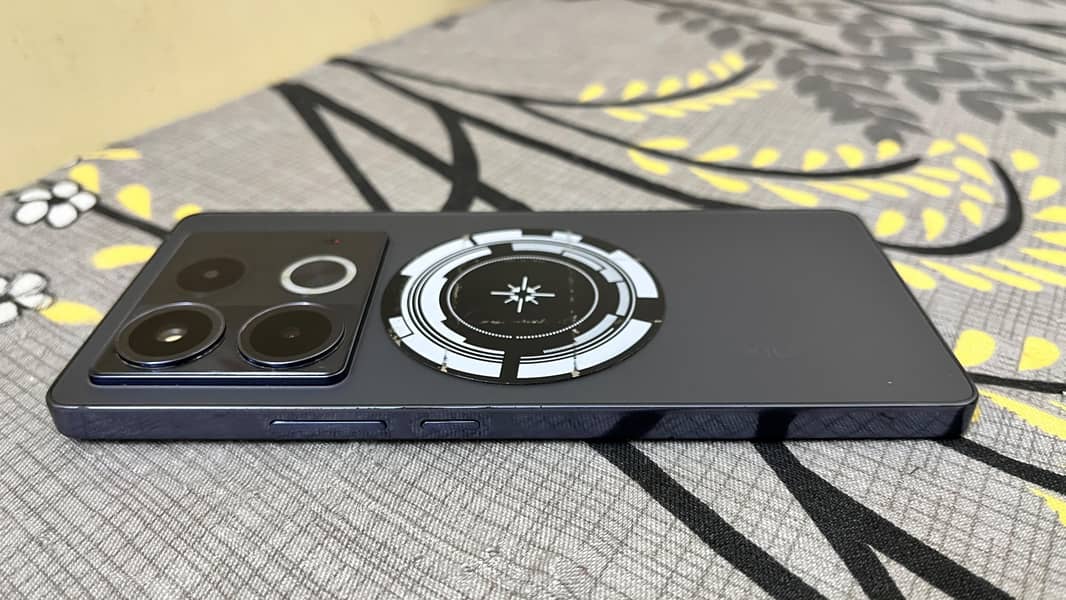Infinix Note 40 1