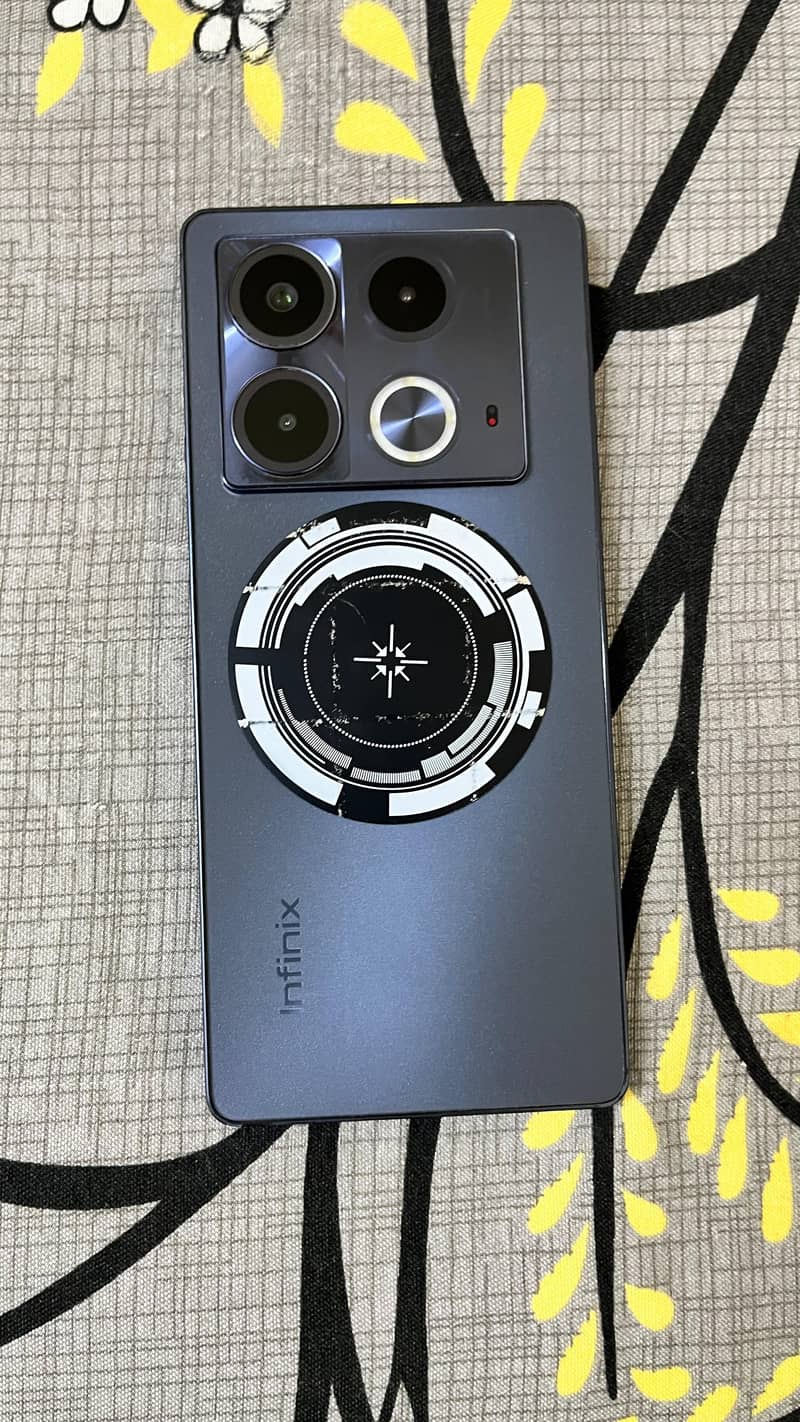 Infinix Note 40 5