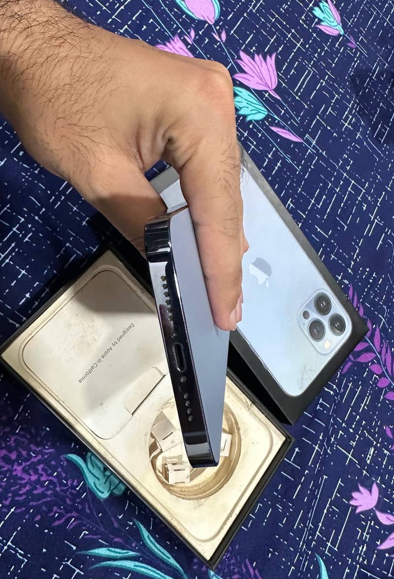 Apple iPhone 13 Pro Max 4