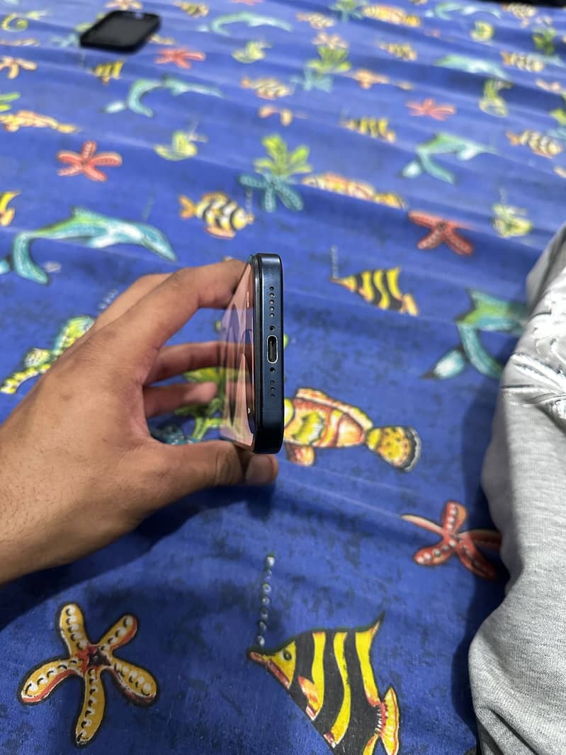 Apple iPhone 15 Pro 0