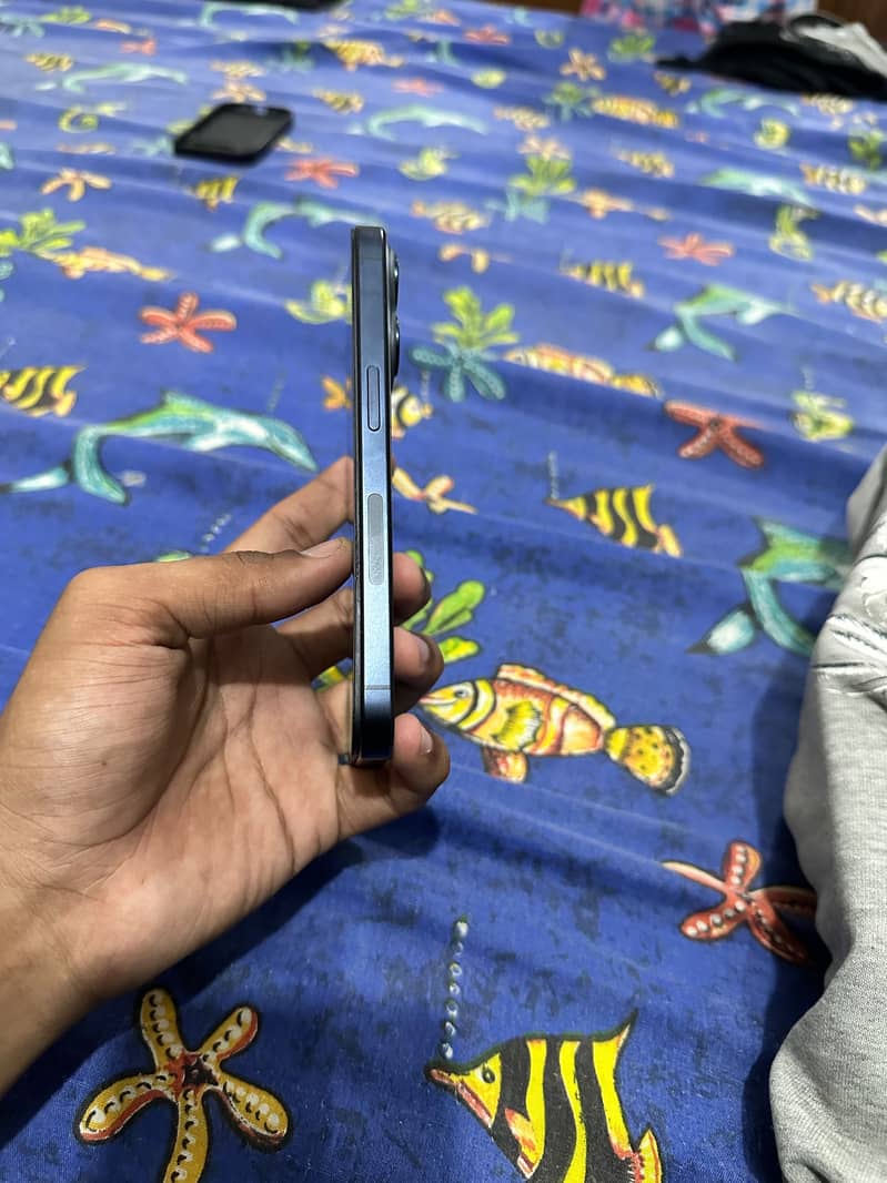Apple iPhone 15 Pro 2
