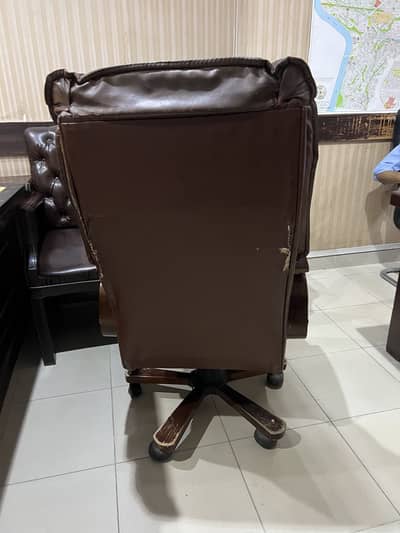 Executive Leather Office Boss Chair / Revolving Chair