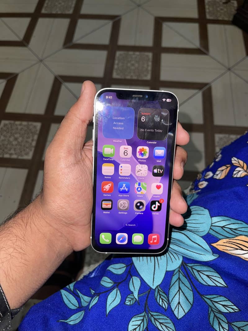 Apple iPhone 12 6