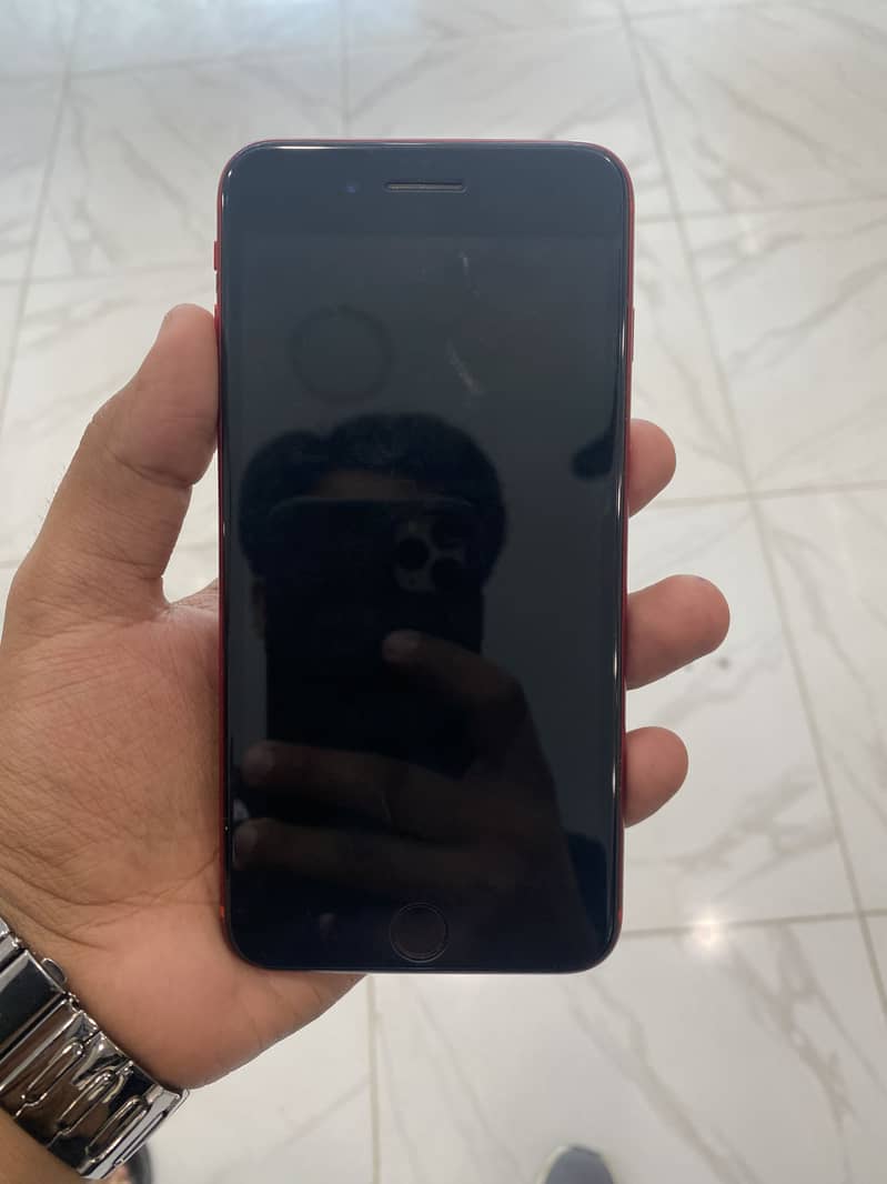 Apple iPhone 8 Plus 4
