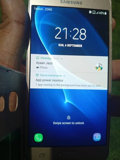 Samsung Mobile J5 o. 3.2. 1.7. 1.6. 7.6. 9.7